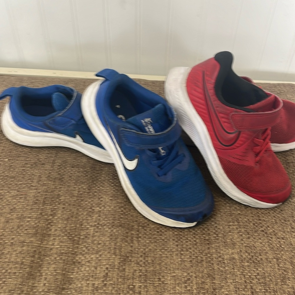 NIKE BOYS TENNIS SHOES size 12